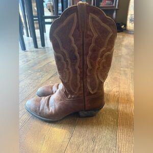 Ariat cowboy boots size 9 - new with light usage condition very minimal wear
